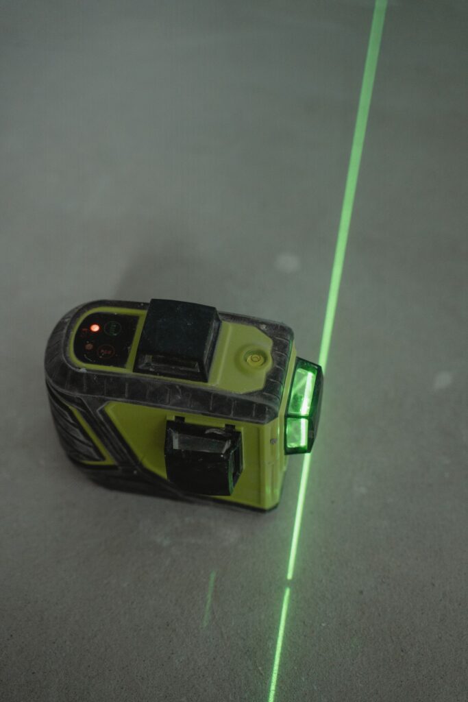 Estrichsanierung mit Laser-Nivellierung auf Betonboden